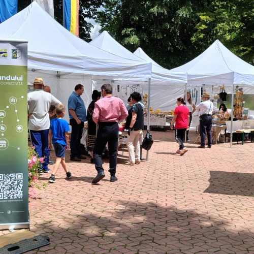 GAL Țara Zarandului continuă promovarea producătorilor locali prin participarea la evenimentul „Gusturi & Tradiții VII din Țara Zarandului”